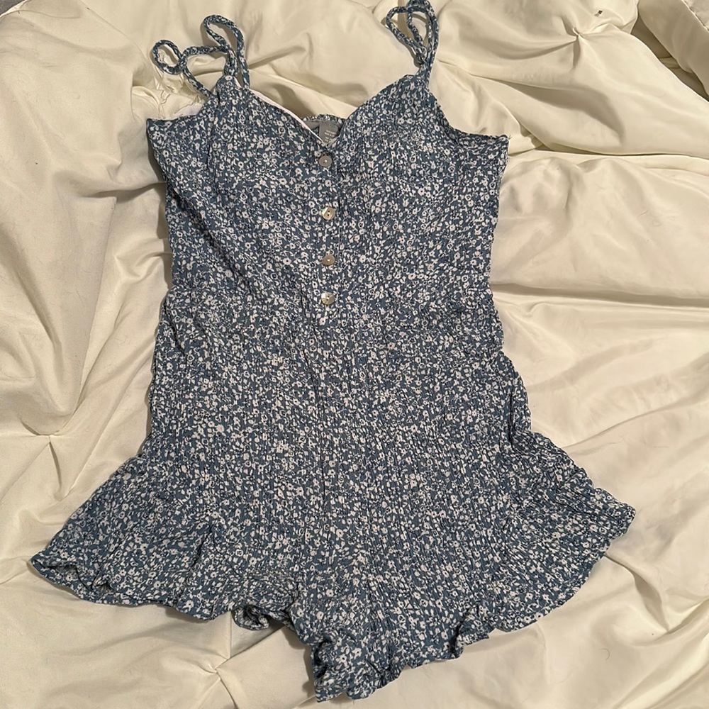 Forever 21 XS romper blue flowers